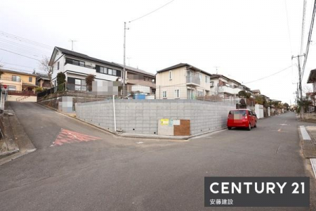 �O�ʓ��H�܂ތ��n�ʐ^�@�y�@�O�ʓ��H�@�z
�쑤��5���E������4������