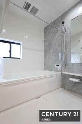 �����@�y�@�����@/�@Bathroom�@�z
�������Ǝ����̃o�X�^�C�����߂��������Ȑ��������闁��
�����g�[�����@��������Ă��芷�C���₷���A�~��͉ߓx�ȉ��x����h���܂�