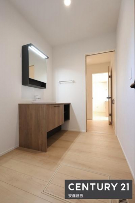 ���ʑ�E���ʏ��@�y�@���ʏ��@/�@Washroom�@�z
������������ʏ��́A�Z���������X�g���X�t���[�ɐg�x�x�ł������ȋ��
�A��シ���Ɏ�􂢂��\�ȓ����݌v�I