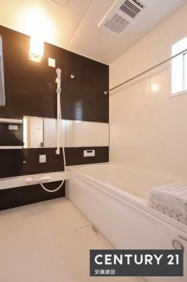 �����@�y�@�����@/�@Bathroom�@�z
�������Ǝ����̃o�X�^�C�����߂��������Ȑ��������闁��
�u�[�X�^�[�z�t�@���E�����g�[�@���ڂœ~��̉ߓx�ȉ��x�����h���܂��I