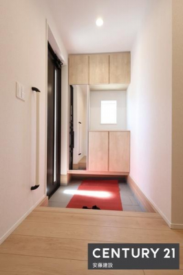 ���ց@�y�@���ց@/�@entrance�@�z
�Z�ސl�𖈓�������}�������A�������������͋C�̌���
�~���[�t�V���[�Y�{�b�N�X�����ŁA��ԂɍL�������������Ƃ�����������|�C���g