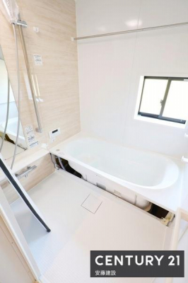 �����@�y�@�����@/�@Bathroom�@�z
�������Ǝ����̃o�X�^�C�����߂��������Ȑ��������闁��
�z�X�N���[����������Ă���A�J�̓��ł����������\�I