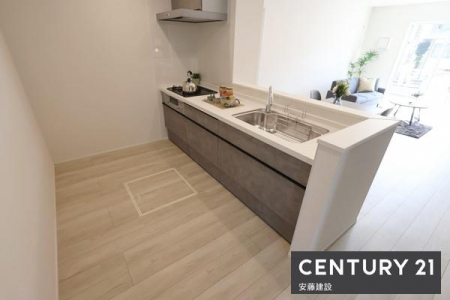 �L�b�`���@�y�@�L�b�`���@/�@Kitchen�@�z
�������̎󂯓n�����X���[�Y�ȑΖʎ��̃V�X�e���L�b�`��
��������M��ɂ�����������ɂ����݌v