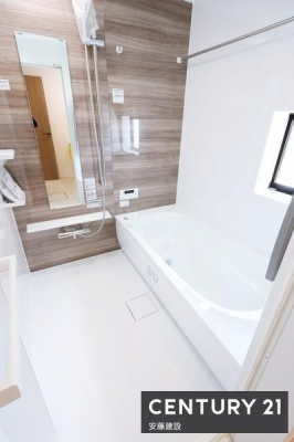 �����@�y�@�����@/�@Bathroom�@�z
�z�e���̂悤�ȏ㎿�ȃf�U�C���̃V�X�e���o�X
�z�X�N���[����������Ă���A�J�̓��ł����������\