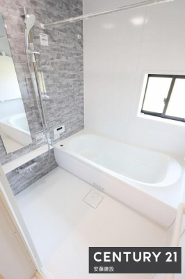 �����@�y�@�����@/�@Bathroom�@�z
�������Ǝ����̃o�X�^�C�����߂��������Ȑ��������闁��
�z�X�N���[����������Ă���A�J�̓��ł����������\�I