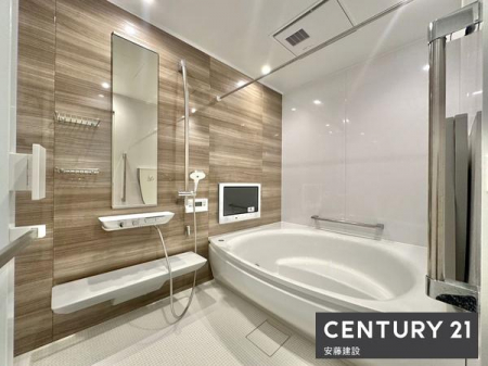 �����@�y�@�����@/�@Bathroom�@�z
22V�^����TV�����ł��났�̃o�X�^�C�������㎿�ȂЂƂƂ��ɁI
���C���₷���A�~��͉ߓx�ȉ��x����h���Ĉ��S�̗����g�[�����@�i���|���@�\�t���j