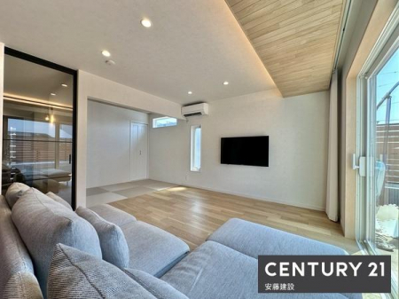 ���r���O�@�y�@���r���O�@/�@20���@�z
�O�ʍ̌��ŗz���E���ʗǍD�ȃ��r���O
������V��ɊԐڏƖ��i�R�[�u�Ɩ��j�{�H�̂������ŉ����݂̂����ԁI