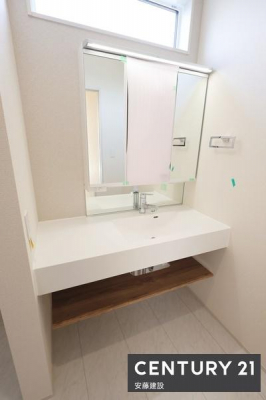 ���ʑ�E���ʏ��@�y�@�Ɨ����ʉ��ϑ�@�z
�|�������₷���t���t���b�g�Ȑ��ʉ��ϑ䊮��
�O�ʋ��̂��ߐg�����Ȃ݂̃`�F�b�N���o�b�`���I