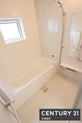 �����@�y�@�����@/�@Bathroom�@�z
�������Ǝ����̃o�X�^�C�����߂��������Ȑ��������闁��
�����g�[�����@��������Ă��芷�C���₷���A�~��͉ߓx�ȉ��x����h���܂�