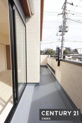 �o���R�j�[�@�y�@�o���R�j�[�@/�@Balcony�@�z
�Q������o���\�ȓ쓌�����o���R�j�[
�p�n�̂��ߗz���肪�悭�A���󕨂��������芣���܂��I