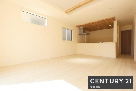 ���r���O�@�y�@���r���O�@/�@17���@�z
�J��������܂�グ�V��̗p��LDK�I
�_�C�j���O�e�[�u���ƃ\�t�@�[��u���Ă���Ƃ肪���܂����