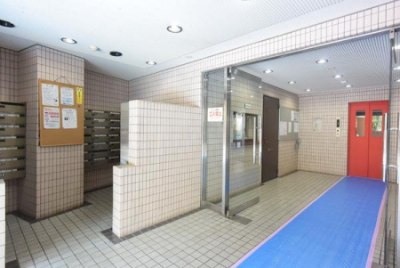 �G���g�����X�@�y�@�G���g�����X�@�z
�G���g�����X�����Ă����Ǘ��l����������S�ł�
�G���x�[�^�[����