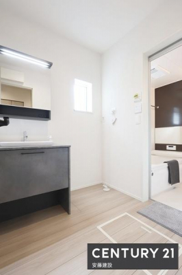 ���ʑ�E���ʏ��@�y�@���ʏ��@/�@Washroom�@�z
������������ʏ��́A�Z���������X�g���X�t���[�ɐg�x�x�ł������ȋ��
