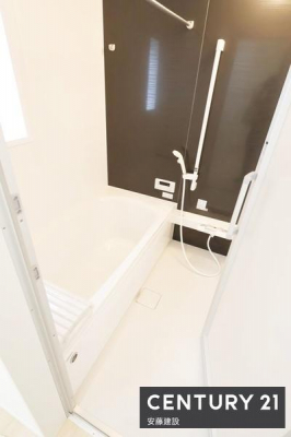 �����@�y�@�����@/�@Bathroom�@�z
�������Ǝ����̃o�X�^�C�����߂��������Ȑ��������闁��
�z�X�N���[����������Ă���A�J�̓��ł����������\�I