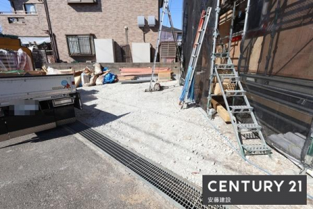 ���ԏ�@�y�@���ԏ�@/�@parking�@�z
�Ԏ�ɂ�����2�`3��\�Ȓ��ԃX�y�[�X