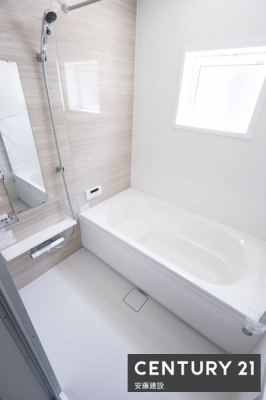 �����@�y�@�����@/�@Bathroom�@�z
�������Ǝ����̃o�X�^�C�����߂��������Ȑ��������闁��
�z�X�N���[����������Ă���A�J�̓��ł����������\�I