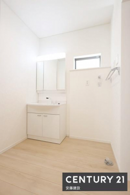 ���ʑ�E���ʏ��@�y�@���ʏ��@/�@Washroom�@�z
������������ʏ��́A�Ƒ��݂�Ȃ����K�Ɏg����悤�z�����ꂽ���
�o�^�o�^�������Ȓ��̎��Ԃ��A��Ƃ�������ĉ߂����܂��I