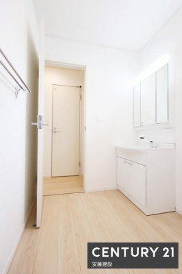 ���ʑ�E���ʏ��@�y�@���ʏ��@/�@Washroom�@�z
������������ʏ��́A�Ƒ��݂�Ȃ����K�Ɏg����悤�z�����ꂽ���
