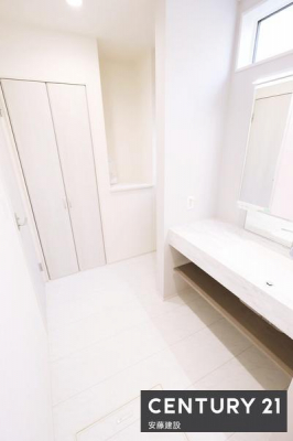 ���ʑ�E���ʏ��@�y�@���ʏ��@/�@Washroom�@�z
���ʏ��͖Z���������X�g���X�t���[�ɐg�x�x�ł������ȋ��