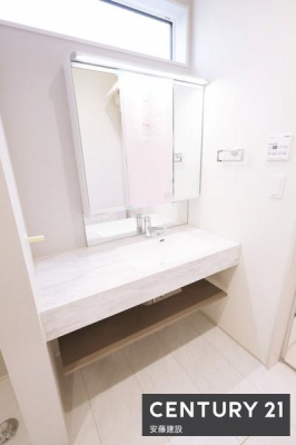 ���ʑ�E���ʏ��@�y�@�Ɨ����ʉ��ϑ�@�z
�|�������₷���t���b�g�Ȑ��ʉ��ϑ䊮��
�O�ʋ��̂��ߐg�����Ȃ݂̃`�F�b�N���o�b�`���I