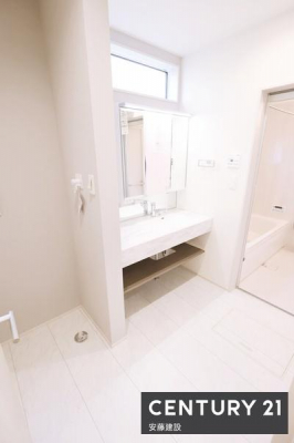 ���ʑ�E���ʏ��@�y�@�Ɨ����ʉ��ϑ�@�z
�|�������₷���t���b�g�Ȑ��ʉ��ϑ䊮��
�O�ʋ��̂��ߐg�����Ȃ݂̃`�F�b�N���o�b�`���I