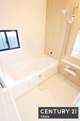 �����@�y�@�����@/�@Bathroom�@�z
�������Ǝ����̃o�X�^�C�����߂��������Ȑ��������闁��
�z�X�N���[����������Ă���A�J�̓��ł����������\�I