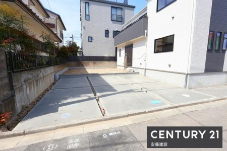 ���ԏ�@�y�@���ԏ�@/�@parking�@�z
����3�䒓�ԉ\�ȃX�y�[�X�i�Ԏ퐧���L�j
��Ԃ�o�C�N�E���]�Ԓu����Ȃǂɂ��𗧂�������Ƃ����L���ł�