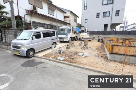 ���ԏ�@�y�@���ԏ�@/�@parking�@�z
����3�䒓�ԉ\�ȃX�y�[�X�i�Ԏ퐧���L�j
��Ԃ�o�C�N�E���]�Ԓu����Ȃǂɂ��𗧂�������Ƃ����L���ł�