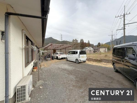 ���ԏ�@�y�@���ԏ�@/�@parking�@�z
����4��ȏ�\�ȍL�X�Ƃ����X�y�[�X
���Ԃ𕡐�����ׂ���A��Ԃ�o�C�N�E���]�Ԓu����Ȃ��ґ�Ȏg�������ł��܂��I