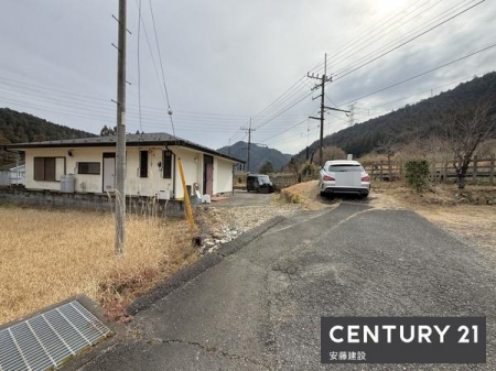 �O�ʓ��H�܂ތ��n�ʐ^�@�y�@�O�ʓ��H�@�z
������4��