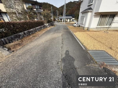 �O�ʓ��H�܂ތ��n�ʐ^�@�y�@�O�ʓ��H�@�z