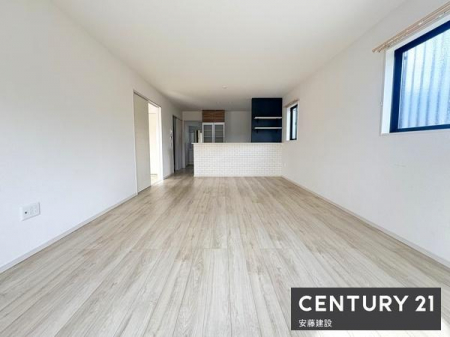 ���r���O�@�y�@���r���O�@/�@19���@�z
��ʍ̌��ŗz���E���ʗǍD�Ȃ�Ƃ�̂��郊�r���O
�_�C�j���O�ƃv���C�x�[�g��Ԃ𕪂��ă��C�A�E�g�\�Ȃ�Ƃ�̍L��