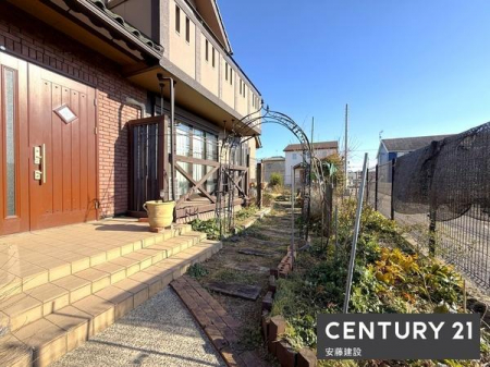 ��@�y�@��@/�@Garden�@�z
�K�[�f�j���O��ƒ�؉��ȂǊy���݂��L����X�y�[�X
������Ȃ̂ŗz������ǍD