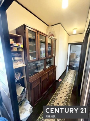 ���̑����ρ@�y�@�ݔ��@�z
�L�b�`���A���ʏ��ɂȂ���L���X�y�[�X
���[��u���΃��l���ɂ�p���g���[�Ƃ��Ă����g�����������܂�