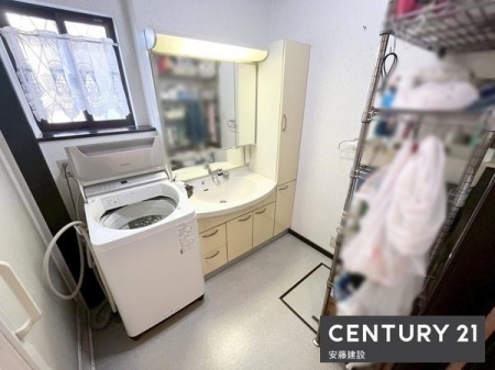 ���ʑ�E���ʏ��@�y�@���ʏ��@/�@Washroom�@�z
������������ʏ��́A�Z���������X�g���X�t���[�ɐg�x�x�ł������ȋ��
����������[���ł���Ɨ����ʉ��ϑ䊮���I