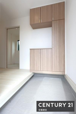 ���ց@�y�@���ց@/�@entrance�@�z
���������ӂ�錺�ւ́A�A��E���q��S�n�悭�}���Ă���܂�
�U�炩�肪���Ȍ��ւ���������Еt���V���[�Y�{�b�N�X����