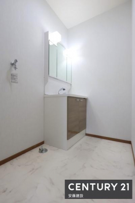 ���ʑ�E���ʏ��@�y�@���ʏ��@/�@Washroom�@�z
������������ʏ��́A�Z���������X�g���X�t���[�ɐg�x�x�ł������ȋ��
����������[���ł���Ɨ����ʉ��ϑ䊮���I