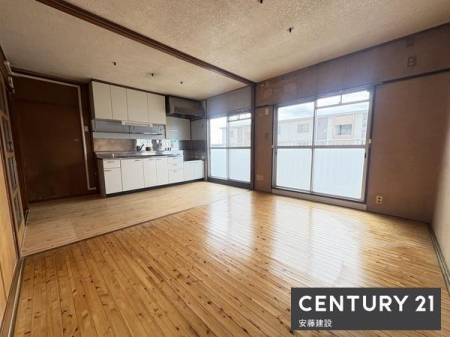 ���r���O�@4�K�ɂ��A�z������ƒ��]�A���ʂ��Ƃ��ɗǍD