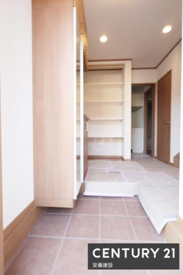 ���ց@�y�@���ց@/�@entrance�@�z
�Z�ސl�𖈓�������}�������A�������������͋C�̌���
