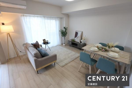 ���r���O�@�y�@���r���O�@/�@11.2���@�z
�_�C�j���O�e�[�u���ƃ\�t�@�[��u���Ă���Ƃ�̂��郊�r���O
���Ƌ�t���̔��ł͂������܂���B