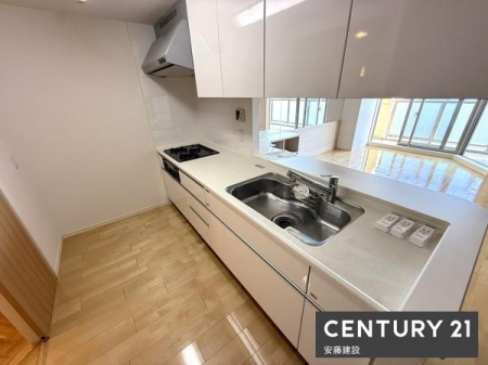 �L�b�`���@�y�@�L�b�`���@/�@Kitchen�@�z
���[�ƍ�ƃX�y�[�X���m�ۂ����Ζʎ��V�X�e���L�b�`��
���ʏ��ɏo����ł����V�����ŉƎ�����UP