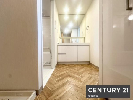 ���ʑ�E���ʏ��@�y�@���ʏ��@/�@Washroom�@�z
������������ʏ��́A�Z���������X�g���X�t���[�ɐg�x�x�ł������ȋ��
�^�I����|��������Еt�����[�t��