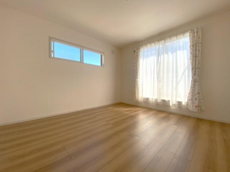 �Q���@�y�@�Q���@/�@9���@�z
�o���R�j�[�ɖʂ��Ė��邭���������ȐQ���I
���D�݂̉Ƌ��u���ăz�e�����C�N�ȋ�Ԃ��y���߂܂�