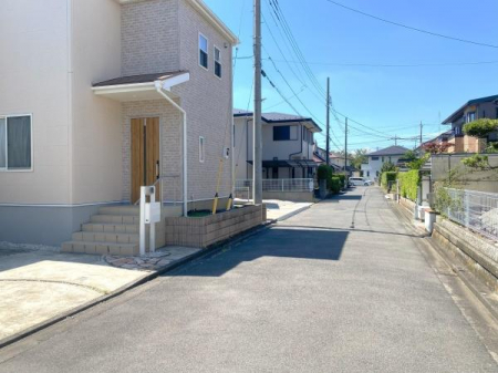 �O�ʓ��H�܂ތ��n�ʐ^�@�y�@�O�ʓ��H�@�z
�k����5.2������