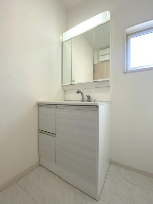 ���ʑ�E���ʏ��@�y�@���ʏ��@/�@Washroom�@�z
�g�x�x�̂��₷���Ɨ����ʉ��ϑ䊮��
