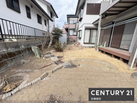 ��@�y�@��@/�@Garden�@�z
�K�[�f�j���O��ƒ�؉��ȂǊy���݂��L����X�y�[�X
������Ȃ̂ŗz������ǍD