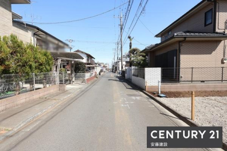 �O�ʓ��H�܂ތ��n�ʐ^�@�y�@�O�ʓ��H�@�z
�k������4.5������