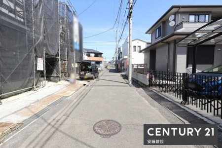 �O�ʓ��H�܂ތ��n�ʐ^�@�y�@�O�ʓ��H�@�z
����4������