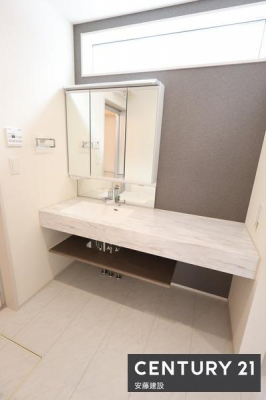 ���ʑ�E���ʏ��@�y�@�Ɨ����ʉ��ϑ�@�z
�X�^�C���b�V���Ő������ꂽ�Ɨ����ʑ�