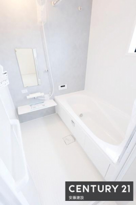 �����@�y�@�����@/�@Bathroom�@�z
�z�e���̂悤�ȏ㎿�ȃf�U�C���̃V�X�e���o�X
�z�X�N���[����������Ă���A�J�̓��ł����������\